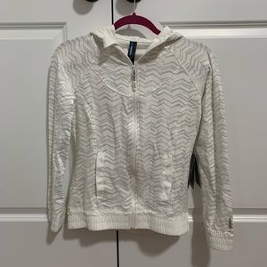 Mondetta women’s woven back athletic jacket.